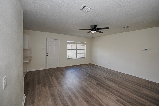 Building Photo - 309 E X St