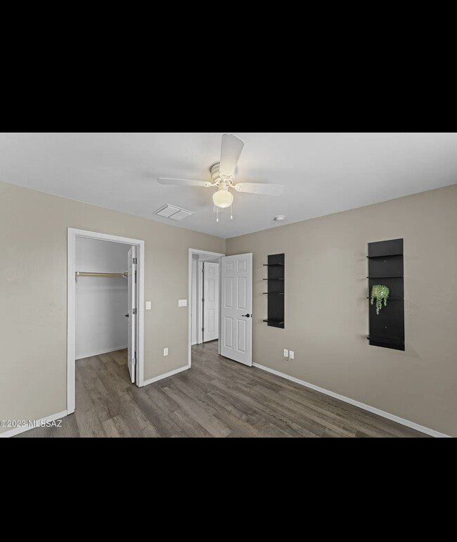 Building Photo - 878 W Placita El Cauce Rico