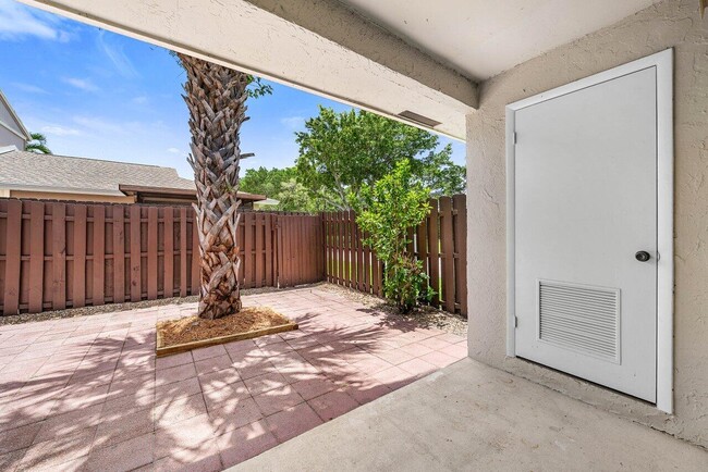 Building Photo - 16422 Straw Way