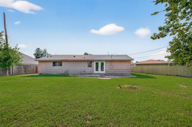 Building Photo - 5126 Denoron Dr
