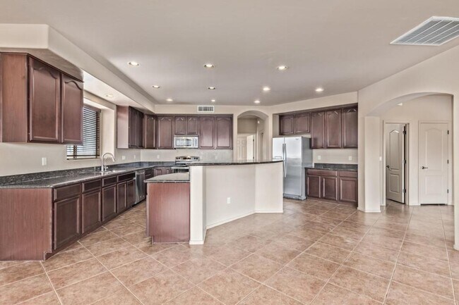 Building Photo - 13915 E Cienega Creek Dr