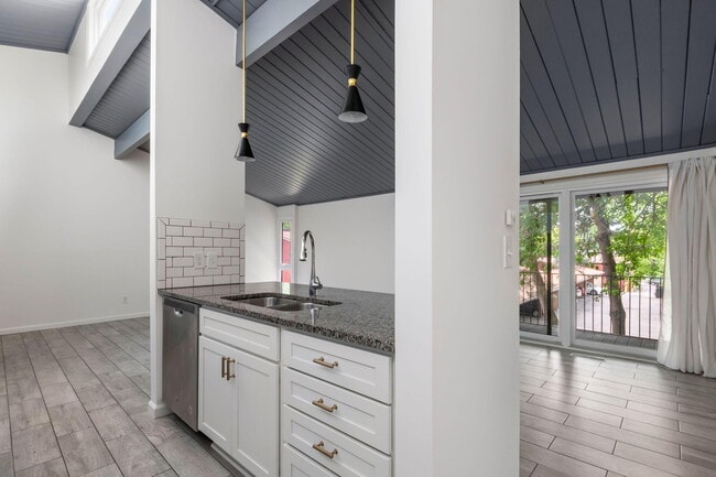 Building Photo - 1815 Independence Blvd