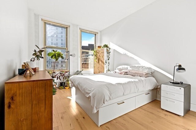 Building Photo - 70 Lincoln St