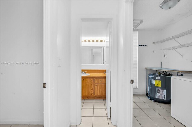 Building Photo - 2821 SW 87th Ave
