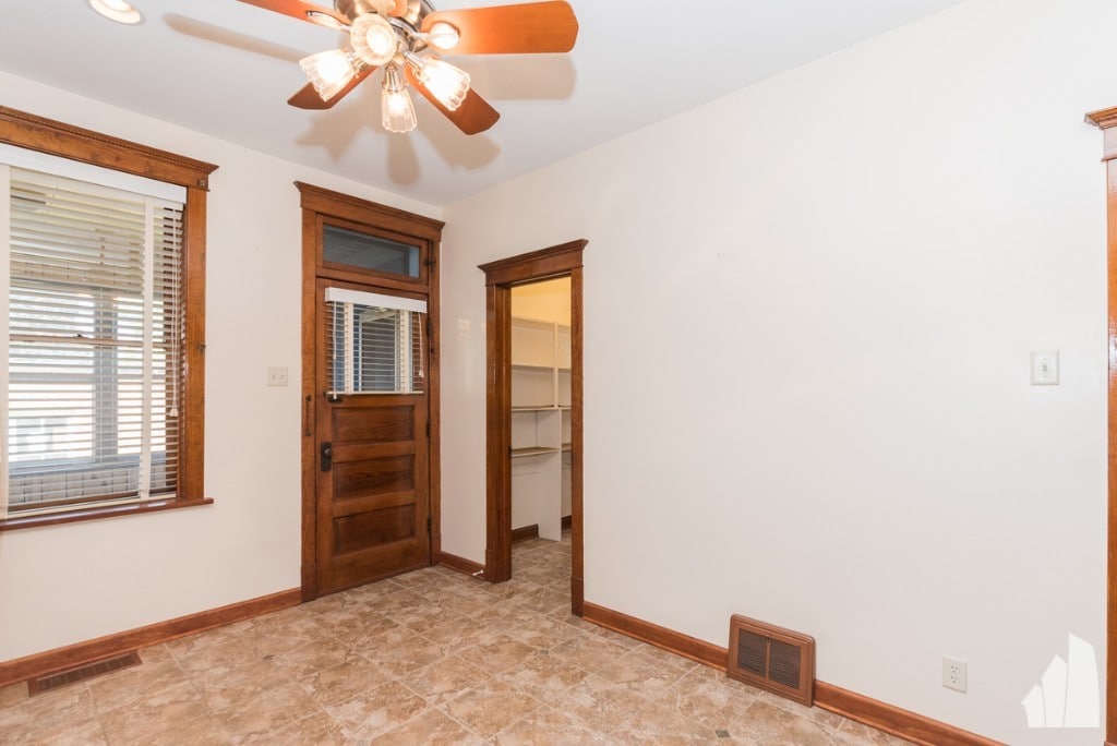 Building Photo - 3710 N Damen Ave