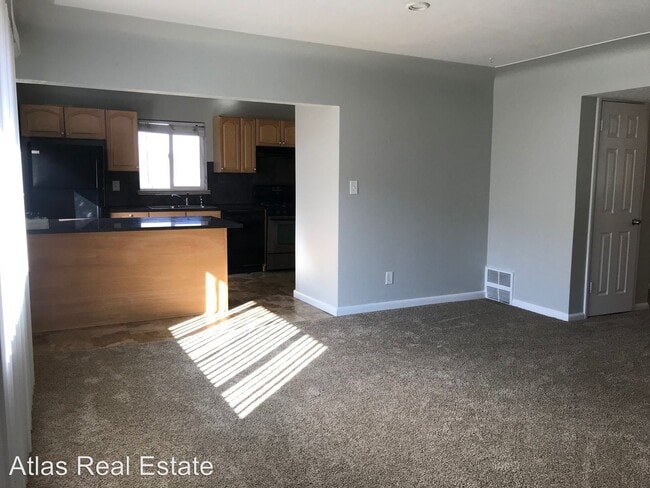 Building Photo - 3318-3352 N High St