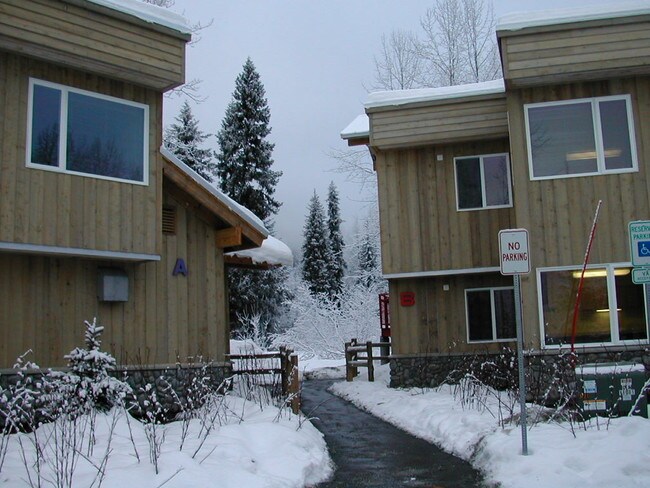 Building Photo - Creekside at Alyeska