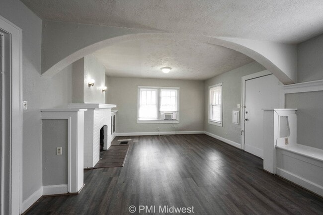 Building Photo - Charming 1-Bedroom Duplex in Indianapolis with Spacious Layout and Convenient Location
