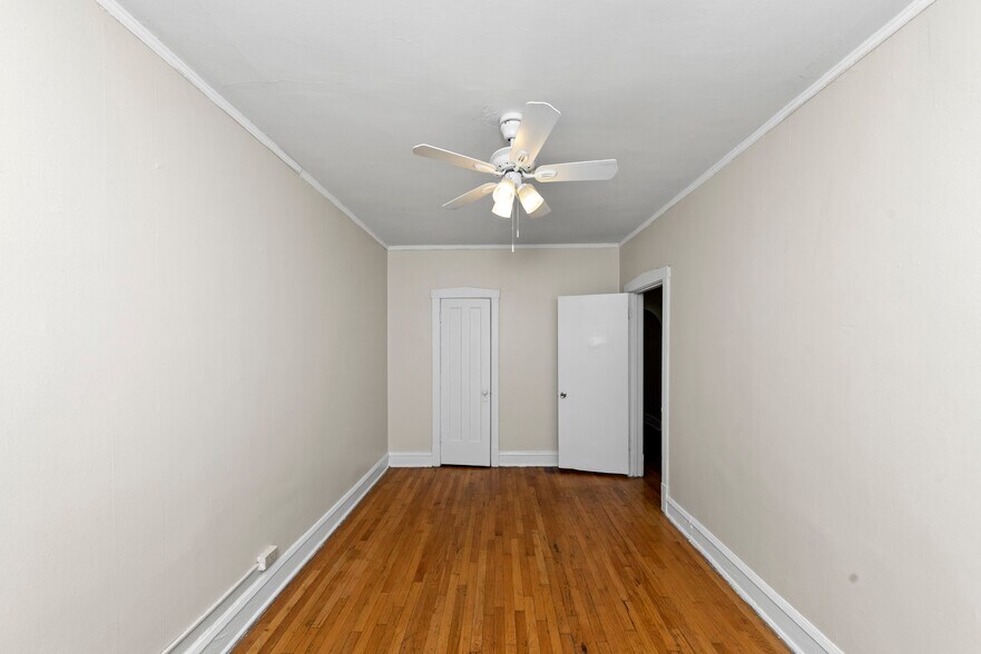 Building Photo - 5614 N Kimball Ave