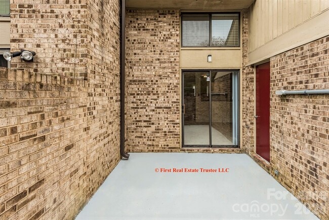 Building Photo - 7930 Charter Oak Ln