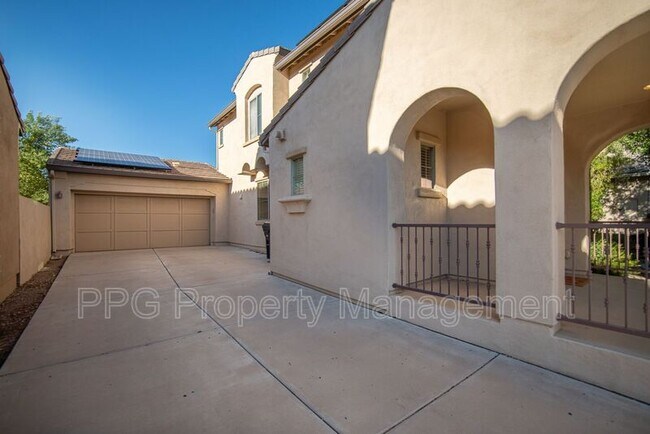 Building Photo - 15166 W Aster Dr