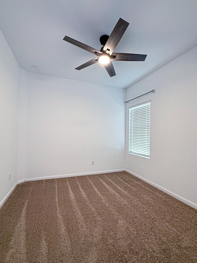 Building Photo - Charming 3-Bedroom Sanctuary with 2 Full Baths Near Lackland Air Force Base – 1469 Sq Ft of Comfo...
