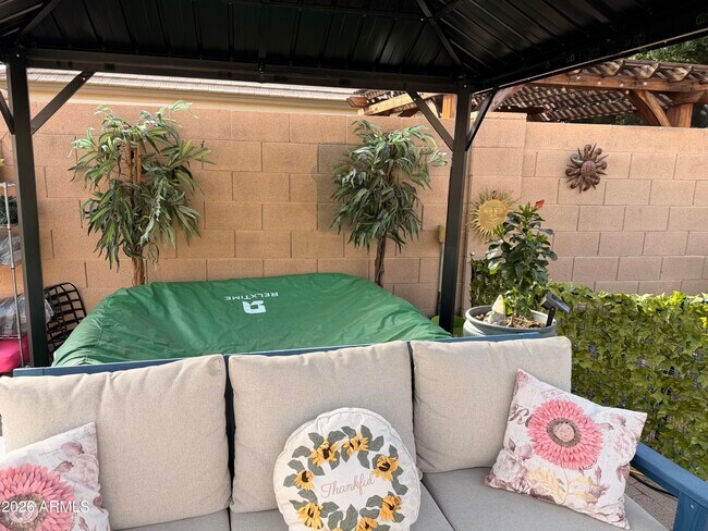 Building Photo - 17239 W Ironwood St