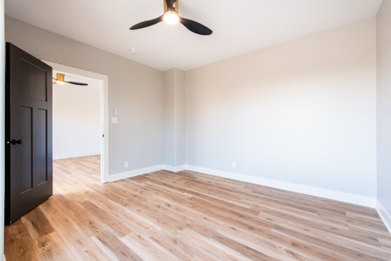 Building Photo - 530-532 E Burnett Ave