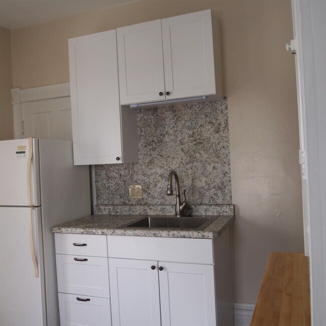 Building Photo - 49 S Howell St