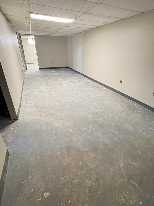 Building Photo - 710 Loyola Dr