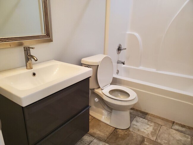 Building Photo - PRE-LEASE! Great 3/2/2 Located in Frenship ISD