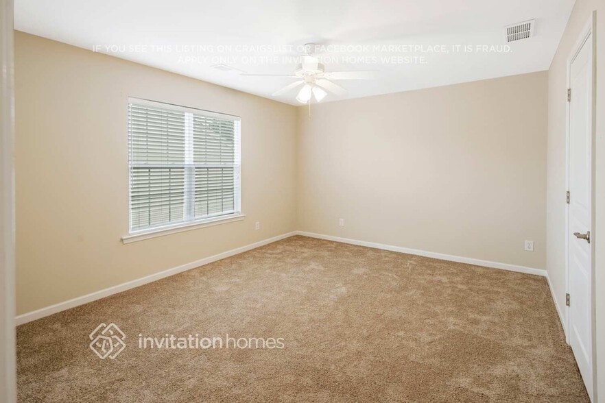 Building Photo - 6204 Woodland Commons Dr