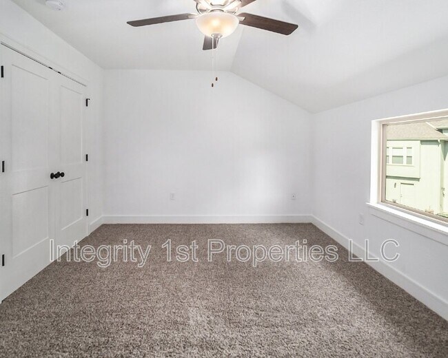 Building Photo - 5922 NW 88th St
