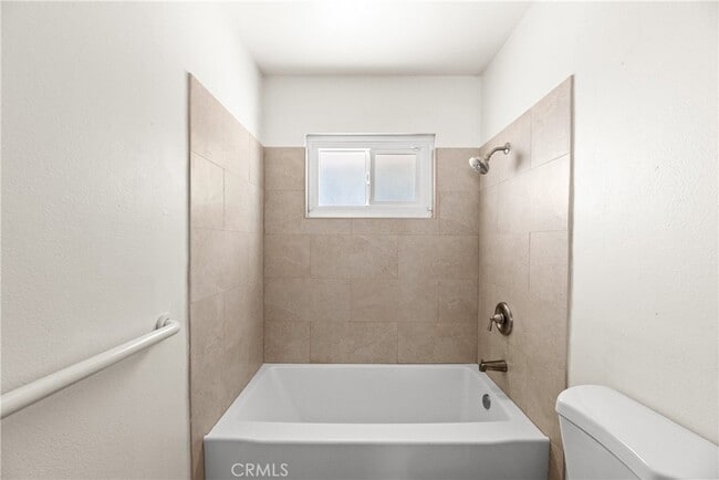 Building Photo - 29921 Thornhill Dr
