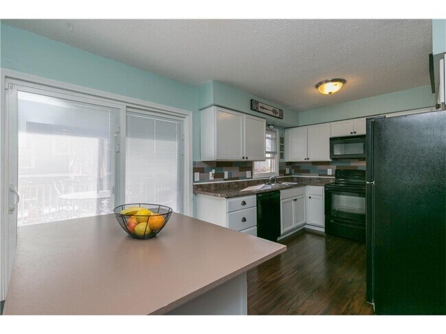 Building Photo - 1900 Atkins St