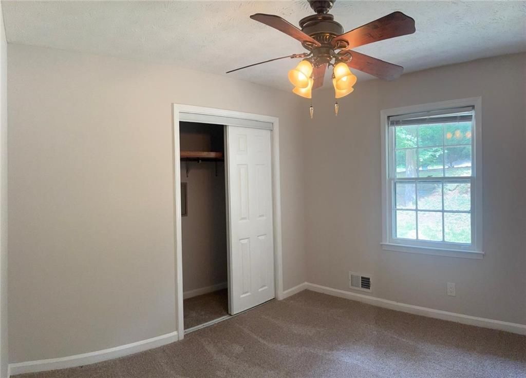 Building Photo - 1744 Oak Ridge Way NW