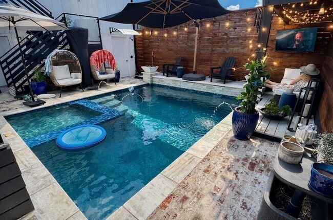 Building Photo - 805 Cordell St