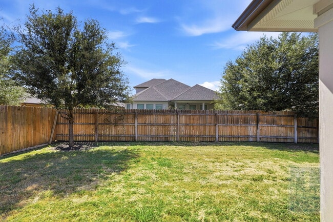 Building Photo - 188 Danbark Dr