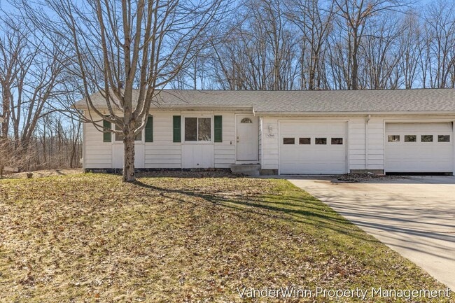 Building Photo - 10945 Mountain Ash Ave NW