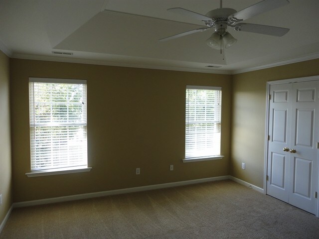 Building Photo - 10 Smokehouse Dr