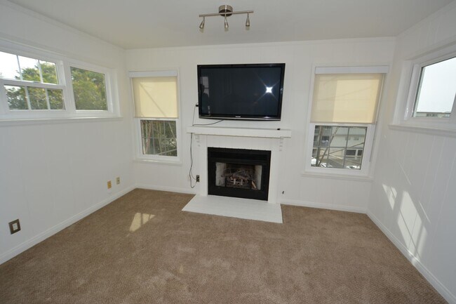 Building Photo - 3BED/3.5BATH in Hollywood Beach