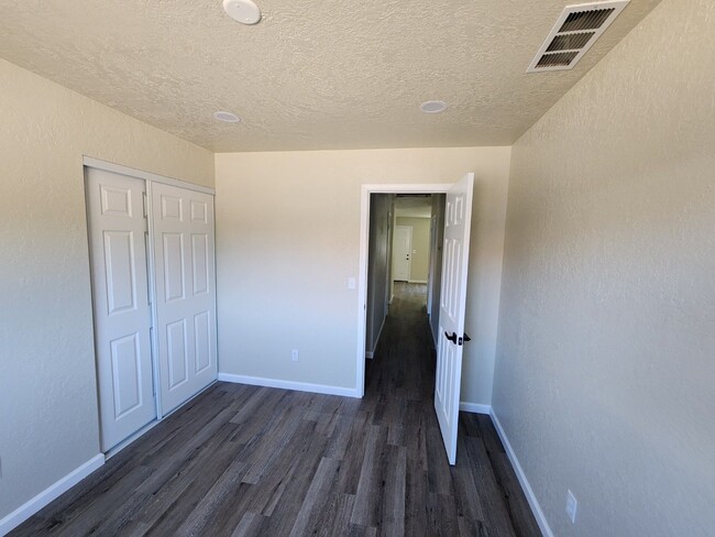 Building Photo - Beautiful Remodled, 4 Bedroom Home!