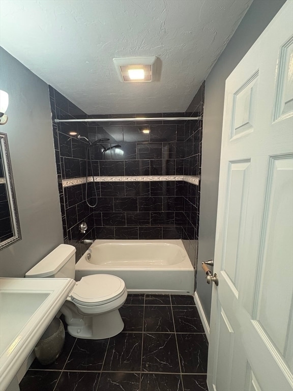 Building Photo - 453 Turnpike St