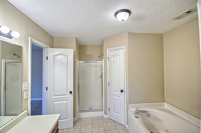 Building Photo - 123 Bordeaux Ln