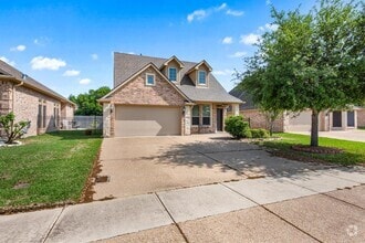 Building Photo - 1806 Lakeshore Cir