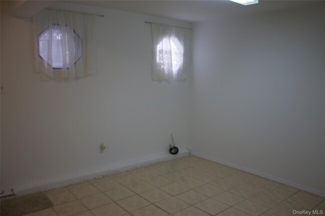 Building Photo - 1069 Callahan St