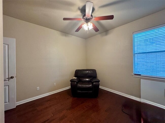 Building Photo - 205 Saddle Ridge Dr