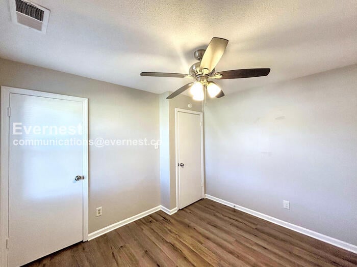 Building Photo - 1582 Custer Dr