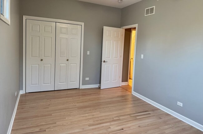 Building Photo - 1522 Stonegate Manor