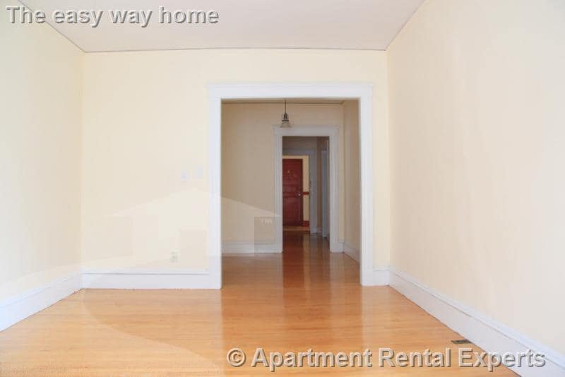 Building Photo - 14 Centre St