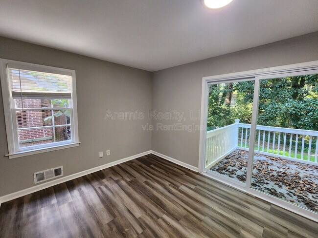 Building Photo - 2689 Collier Dr NW