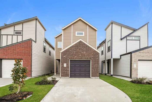 Primary Photo - 15257 Estrella Rd E