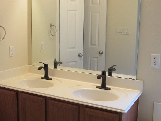 Building Photo - 13514 Villa Arbor Dr