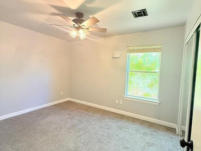Building Photo - 1801 Brittany Ln