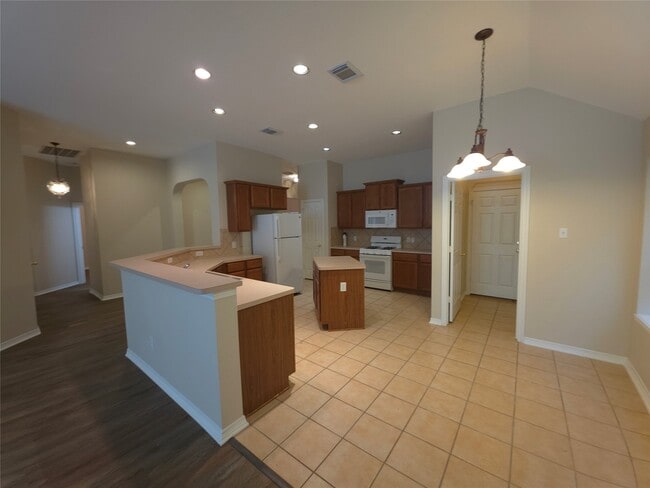 Building Photo - 21219 Willow Glade Dr