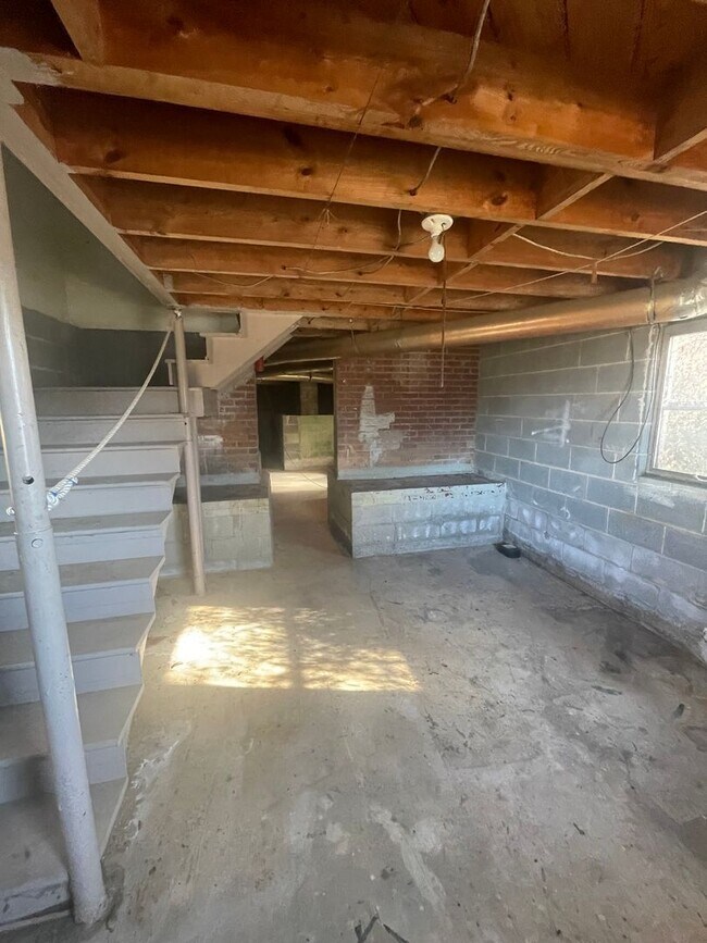 Building Photo - Adorable 3 bedroom 1 bath home Located in Hickory