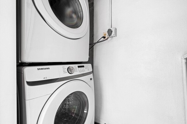 Building Photo - 1430 NE 16th Ave