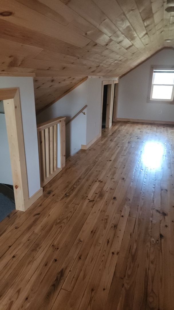 Building Photo - STUNNING 3 BEDROOM SINGLE FAMILY