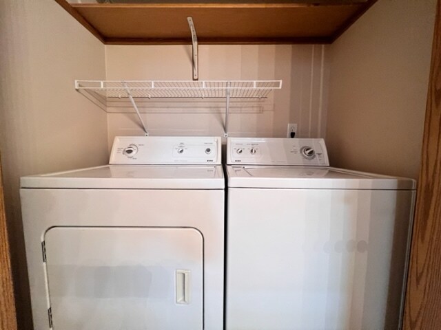 Building Photo - 1927 E Wilson Ln