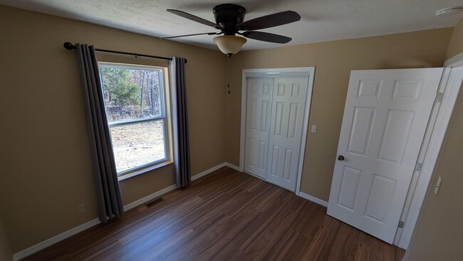 Building Photo - 7637 Coon Creek Rd